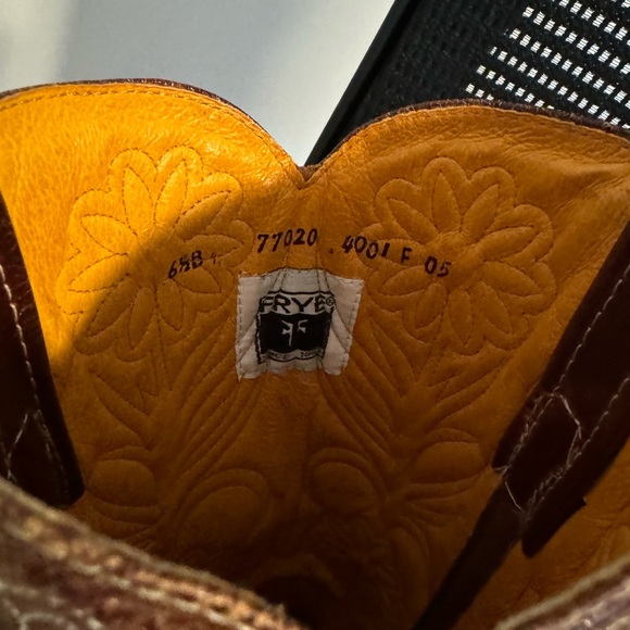 Vintage Floral Frye Campus Boots - Picture 3 of 7